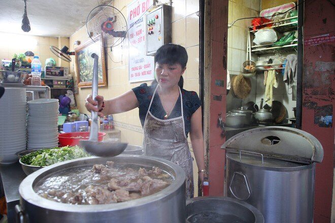 Le Phở bò des vietnamiens