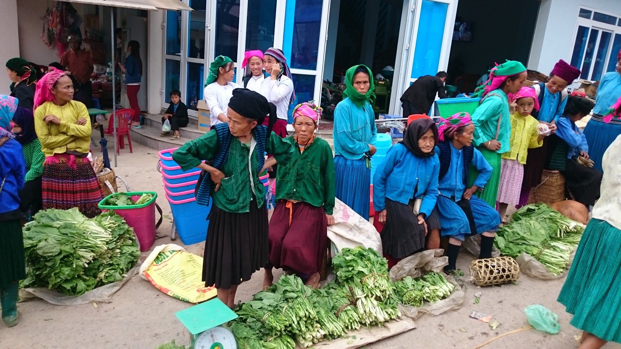 Visite du marché de Dong Van