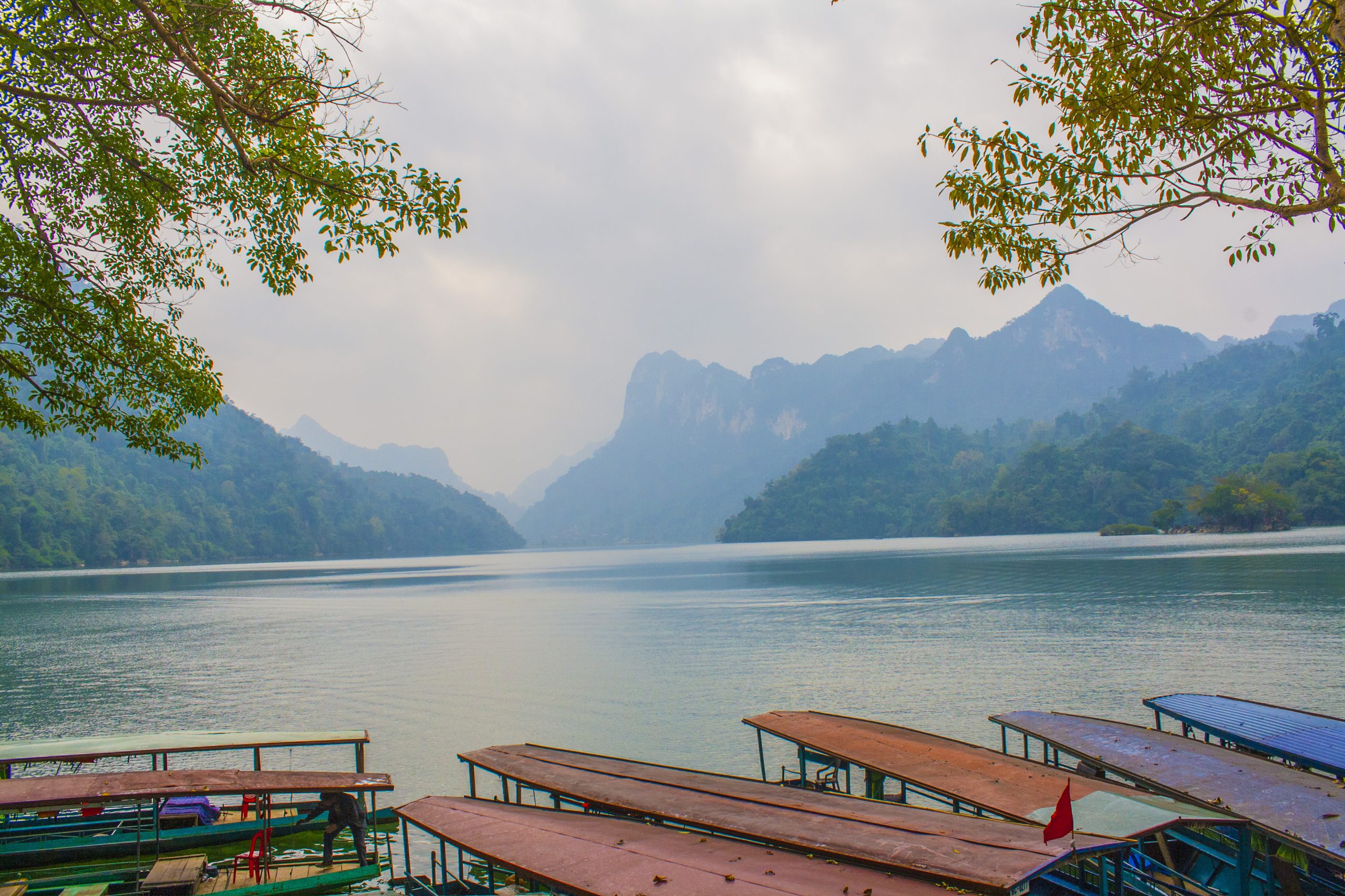 500px-photo-id-244576055-lake-on-mountain-one-of-ten-beauty-lake-on-the-world