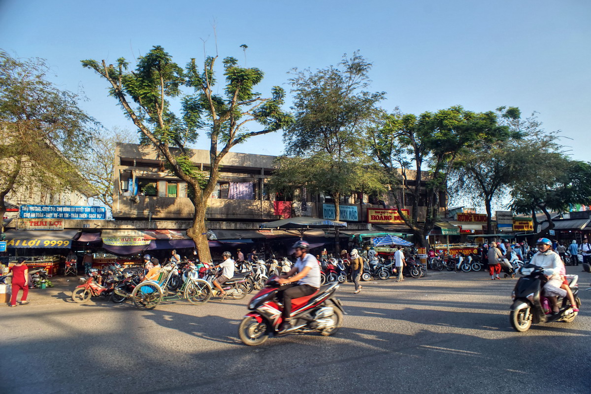 Marche de Dong Ba a Hue
