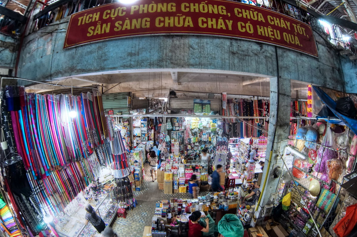 Marche de Dong Ba a Hue