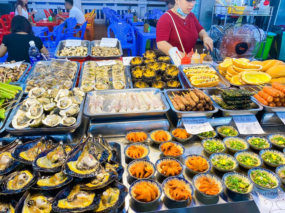 Marchés de nuit au Vietnam – Saveurs, couleurs et traditions locales